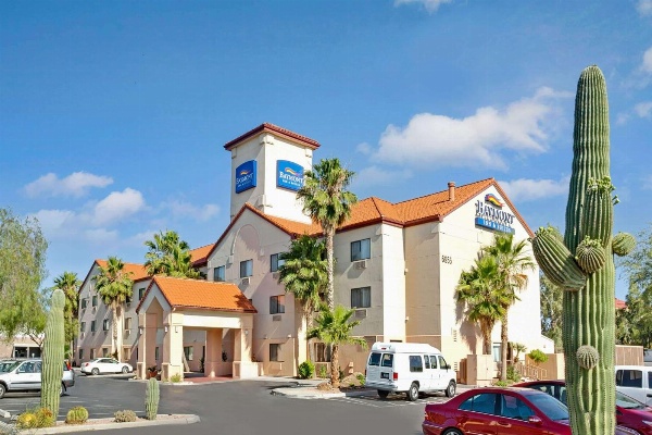 Baymont by Wyndham Tucson Airport image 1